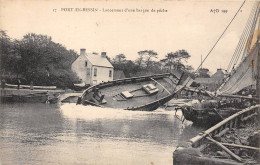 14-PORT-EN-BESSIN- LANCEMENT D'UNE BARQUE DE PËCHE - Port-en-Bessin-Huppain