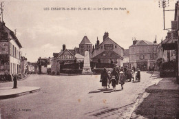 Les ESSARTS Le ROI (78)  Le Centre Du Pays - Publicité DUBONNET, Monument Aux Morts - Les Essarts Le Roi