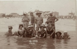 ** T2 Grado, I. Strand, Bathing People, Atelier 'Wessely', Group Photo - Unclassified