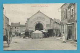 CPA - Métier Marchands Ambulants Place Des Halles SAVENAY 44 - Savenay