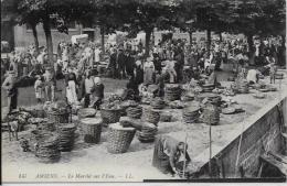 CPA Marché Non Circulé AMIENS - Marchés