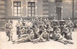 A Identifier      Angers -  Maine Et Loire    49 ???    (carte Photo ) Militaires Peloton éleves Caporaux 5me Cie - A Identifier