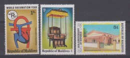 MALDIVES - 3 Timbres** - Maldiven (...-1965)