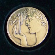 Médaille Bronze De Joseph Witterwulghe Cigarette St Michel époque Art Déco 1930 - Professionnels / De Société