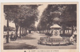 CPA DEUX SEVRES 79 NIORT Une Allée Au Jardin De La Brèche N°22 - Niort