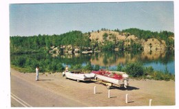 CAN-166     MANITOBA : Picknick Ground ( With Old American Convertible Car) - Altri & Non Classificati