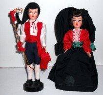 Vintage Lot De 2 Poupées En Costume, Souvenir De Malte - Puppen