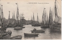 14 - PORT EN BESSIN - Barques Dans Les Bassins - Port-en-Bessin-Huppain