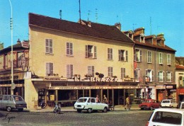 Bagneux. La Place De La République. Café Le Brazza. - Bagneux