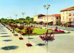 Marina Di Carrara - La Piazza - Carrara