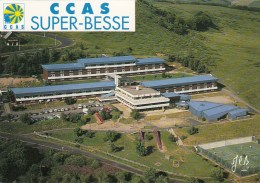63 - CCAS Super Besse - Maison Familiale. Les Tennis Vue Aérienne - Autres Communes