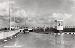 Velsertunnel Zuidzijde Volkswagen Autobus (firma Oosterom, Beverwijk) - IJmuiden