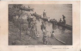 Gabon Ogooue Chargement De Pirogues - Gabón