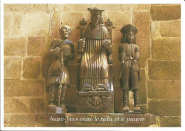 SAINT YVES Sa Statue Entre Le Riche Et Le Pauvre (sculptures Bois) - Bretagne Treguier (22 Côtes D'Armor) - Santi