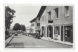 15255  -  La Cure Entrée De La Frontière Suisse Et Hôtel De La Gare - Saint-Cergue