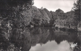 Cp 28 NOGENT LE ROI Les Bords De L'eure ( Pêcheur A La Ligne , Pêche ) - Nogent Le Roi