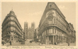 BRUXELLES - La Rue Et L'Eglise Ste-Gudule - Avenues, Boulevards
