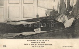** T2 Monsieur Berteaux, Ministre De La Guerre, Sur Son Lit De Mort / Henri Maurice Berteaux On His Death Bed - Unclassified