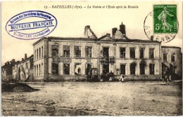 T2/T3 Bazeilles, La Mairie Et L'Ecole Apres La Bataille / Town Hall And School After The Bombing, Ruins, TCV Card... - Unclassified