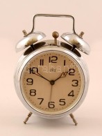 MOM Retro Vekker, ébresztÅ‘óra MÅ±ködÅ‘képes / Vintage Alarm Clock 20 Cm - Autres & Non Classés