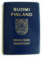 Passport Reisepass Passeport Pasaporte Cancelled Suomi Finland Blue Cover - Documenti Storici