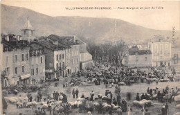 12-VILLEFRANCHE-DE-ROUERGUE- PLACE SAVIGNAC UN JOUR DE FOIRE - Villefranche De Rouergue