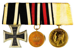 Dreierspange Mit Originalem Eisernem Kreuz 1870 2. Klasse Und Hannover Langensalza-Medaille 1866. Die... - Non Classés