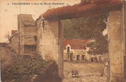 95-VALMONDOIS- COUR DU  MOULIN MAUBUISSON - Valmondois