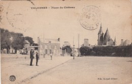 Delcampe - 50 - Valognes - Place Du Château - Animée - Valognes