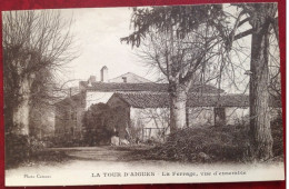 LA TOUR D'AIGUES La Ferrage Vue D'ensemble - La Tour D'Aigues