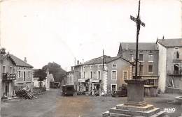 Coucouron    07     Un Coin De La Place Et Rue Montbel - Le Cheylard