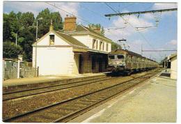 N JOUY  LIGNE DE PARIS A CHARTRES AUTOMOTRICE Z 5100 TRAVERSANT LA GARE 20 AOUT 1987 - Jouy