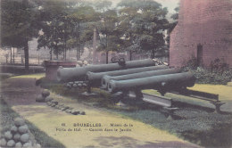 Bruxelles - Musée De La Porte De Hal, Canons Dans Le Jardin (colorisée, 1922, Lagaert, Flamme) - Museen