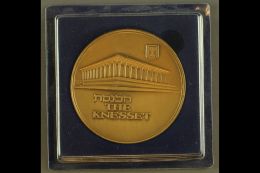 BRONZE MEDALLION Featuring The Knesset Building On The Front Side Of The Coin With The Emblem Of The State Of... - Otros & Sin Clasificación