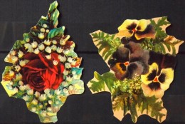 CHROMOS DECOUPIS GAUFFRES - FLEURS - Dimensions : 50 X 80mm De Haut - Tès Bon Etat - Flowers