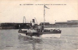 Carte Postale Ancienne  Le Tréport Bateau  " La Picardie " Rentrant De Promenade - Remorqueurs