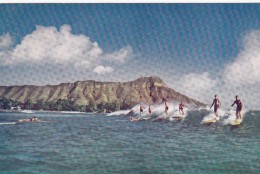 G , Cp , ÉTATS-UNIS , HONOLULU , Surfing At Waikiki Beach - Honolulu