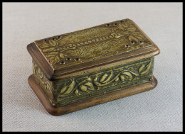 Boîte En Bois, Fin Décor En Laiton Doré Repoussé Sur L'ensemble De La Boite, 3 Comp., 115x65x - Stamp Boxes