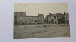 MONTREVAULT 49 PLACE DU MARCHE AUX BOEUFS Maine Et Loire  CPA Animee Postcard - Montrevault