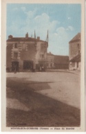 86 - MONTS SUR GUESNES  - VIENNE - PLACE DU MARCHE - Monts Sur Guesnes