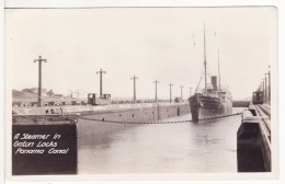 Carte Postale Photo PANAMA CANAL-Amérique-Bâteau-Navire Lac Gatun-Wagon-Train Marchandise-Steamer In Gatun Locks Panama - Panama