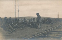 ** T2 Bolgár Hadifoglyok / Bulgarian POWs By A Railroad In Greece, Photo - Non Classés