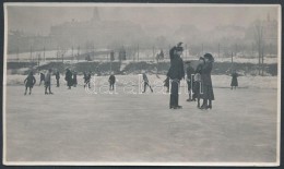 Cca 1930 Budapest, Korcsolyázás A Feneketlen-tónál, Háttérben A... - Otros & Sin Clasificación