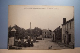 MONCOUTANT   ---La Gare Et L'Avenue - Moncoutant