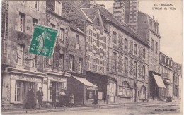 BREHAL - L'Hôtel De Ville - Nombreux Commerces - Animé - Brehal