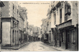 35 CHATEAUGIRON - La Grande Rue      (format 14x9) - Châteaugiron