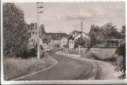 28 Villemeux Sur Eure Le Debut De La Grande Rue En Venant De Dreux - Villemeux-sur-Eure