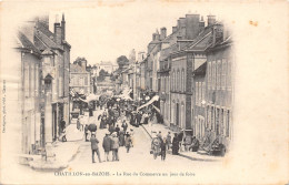 58-CHATILLON-EN-BAZOIS- LA RUE DU COMMERCE UN JOUR DE FOIRE - Chatillon En Bazois