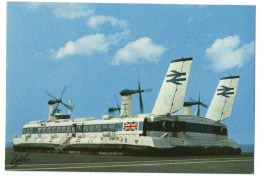 CPM      L AEROGLISSEUR BRITANNIQUE HOVERCRAFT    LIGNE ANGLETERRE FRANCE ALLER ET RETOUR  250 PASSAGERS 30 VOITURES - Luftkissenfahrzeuge