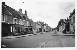 58-POUGUES-LES-EAUX - RUE DE PARIS - Pougues Les Eaux